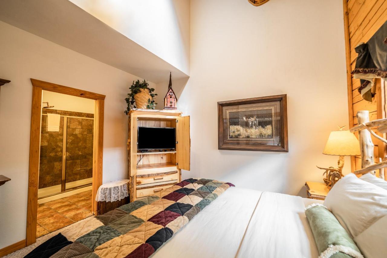 Four-Bedroom Cabin