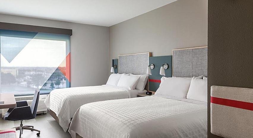 Queen Room with Two Queen Beds - Hearing Accessible