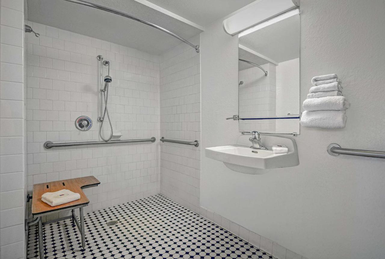 Queen Room with Two Queen Beds - Disability Access