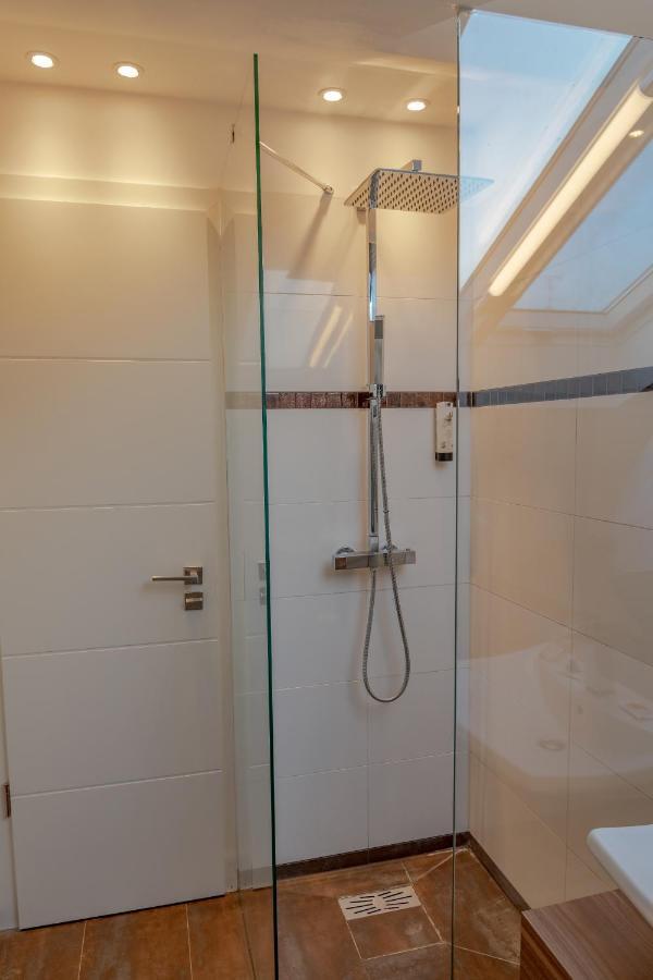Double Room B5