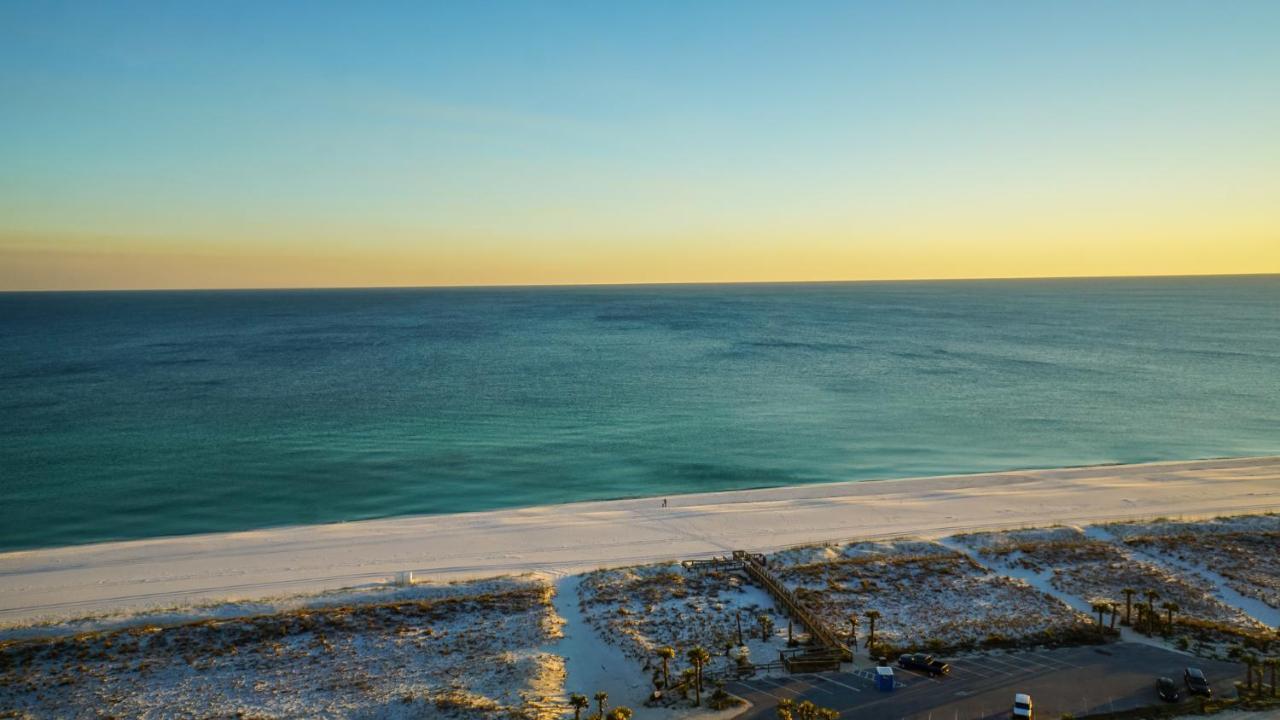 Three-Bedroom Apartment Water View