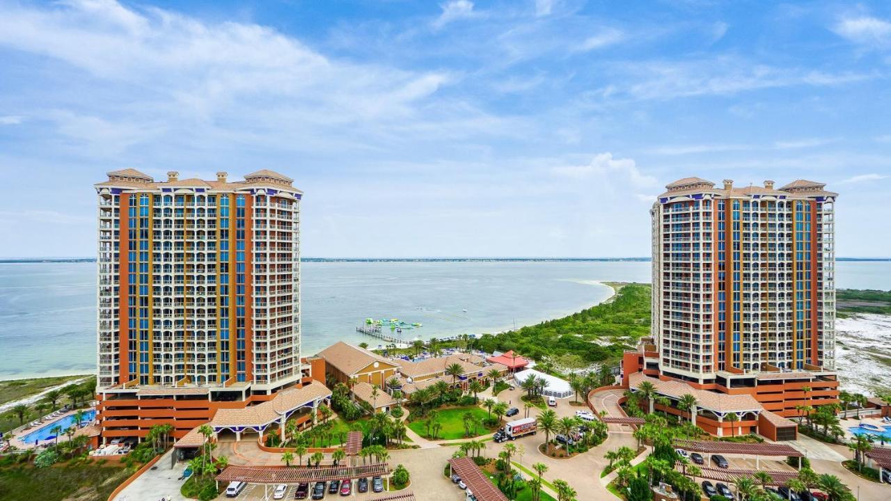 Three-Bedroom Apartment Water View