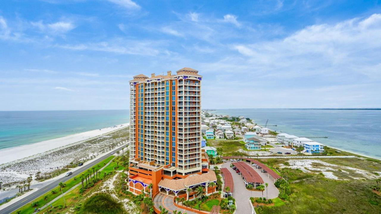 Three-Bedroom Apartment Water View