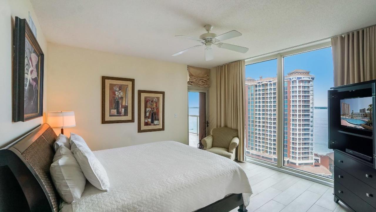 Three-Bedroom Apartment Water View
