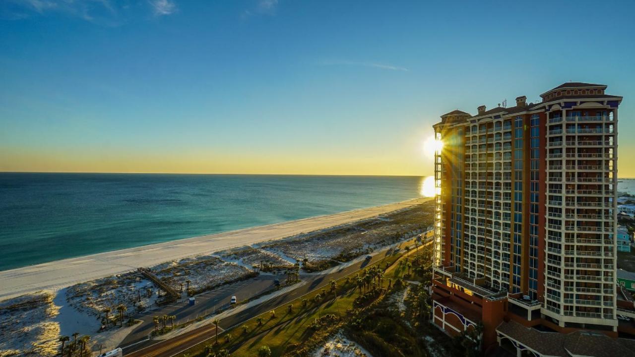 Three-Bedroom Apartment Water View
