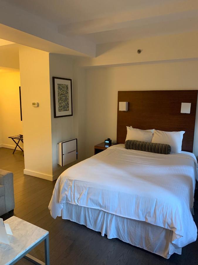1 Queen Bed Wellness Studio Apartment Non-Smoking