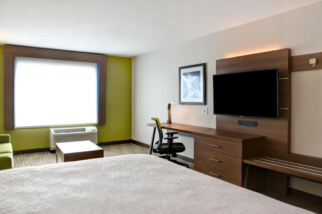 King Suite Additional Living Area