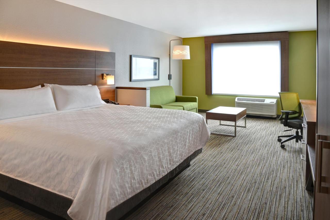 King Suite Additional Living Area
