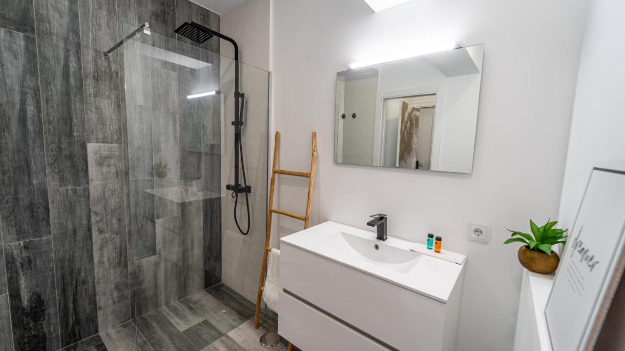 Double or Twin Room Bathroom