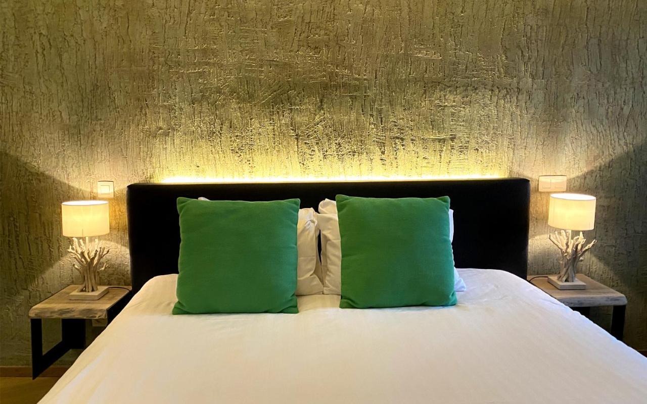 Deluxe Double Room Bath