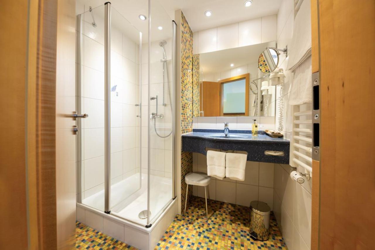 Small Single Room,1098983094:JPEG