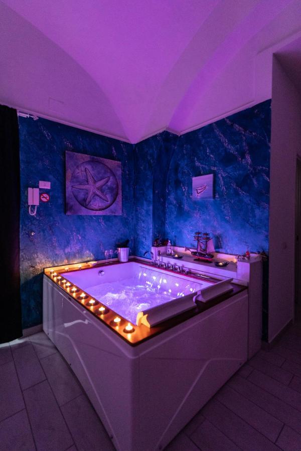 King Suite Spa Bath
