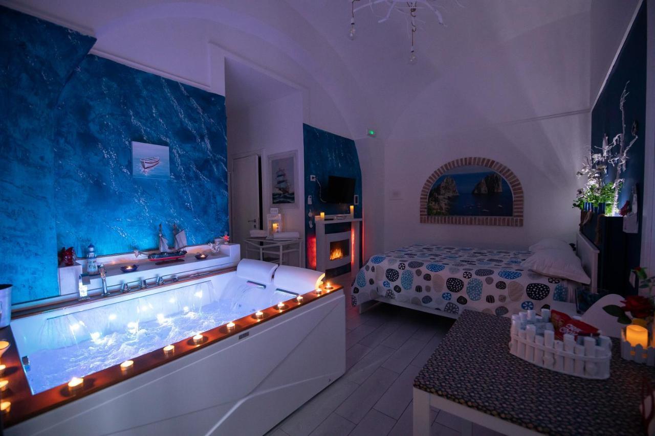King Suite Spa Bath