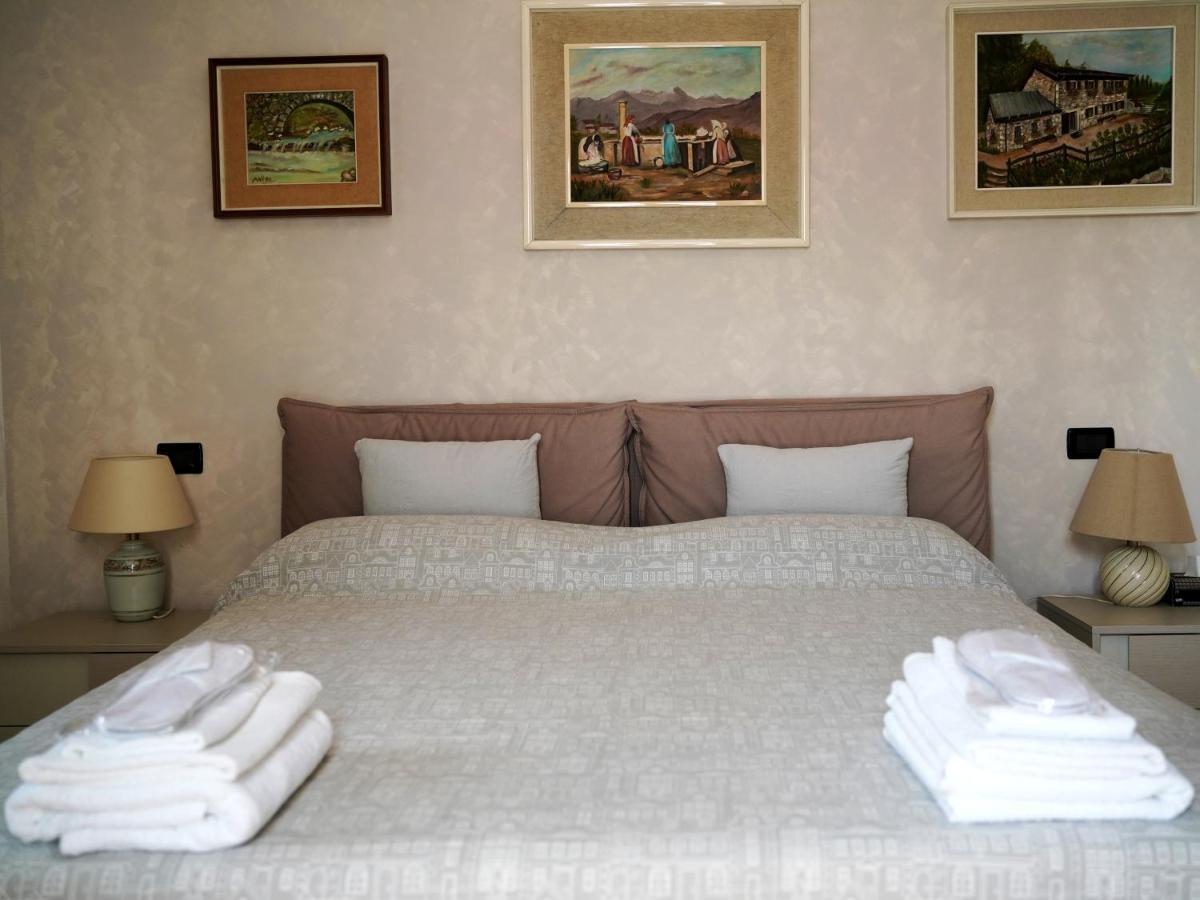 Double or Twin Room Private Bathroom