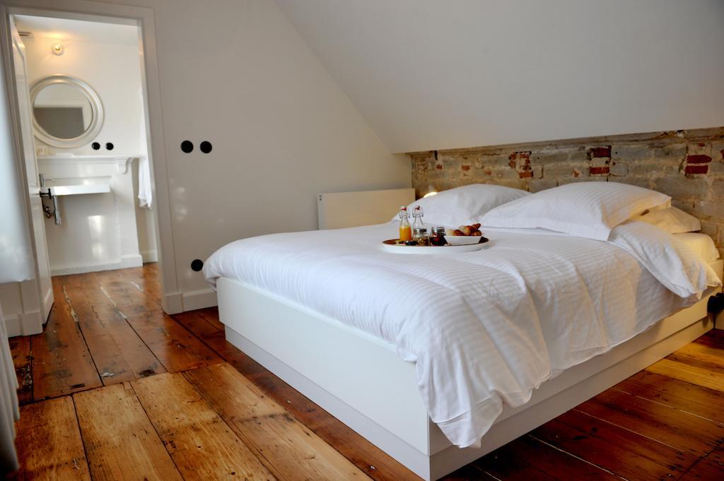 Standard Double Room Bath