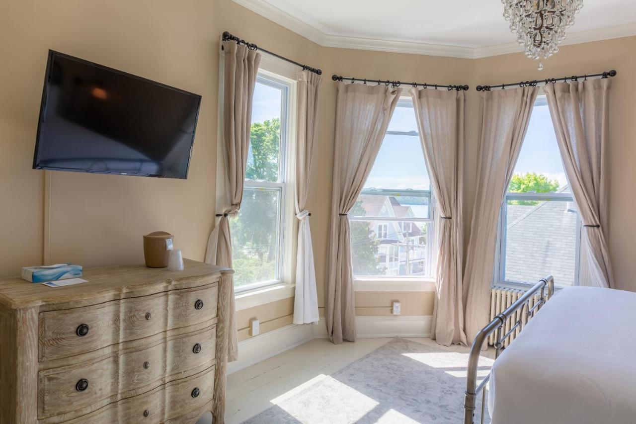King Room Lake View