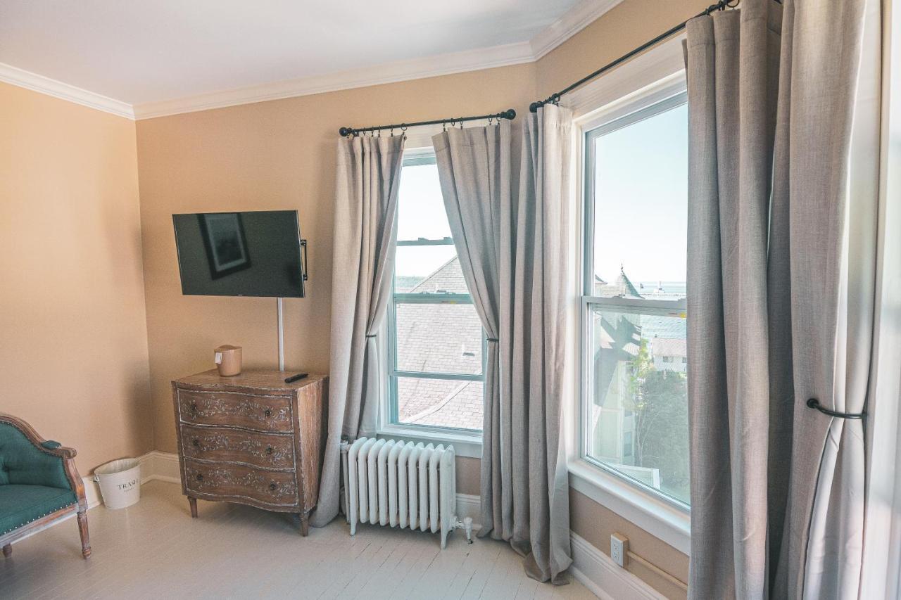 King Room Lake View