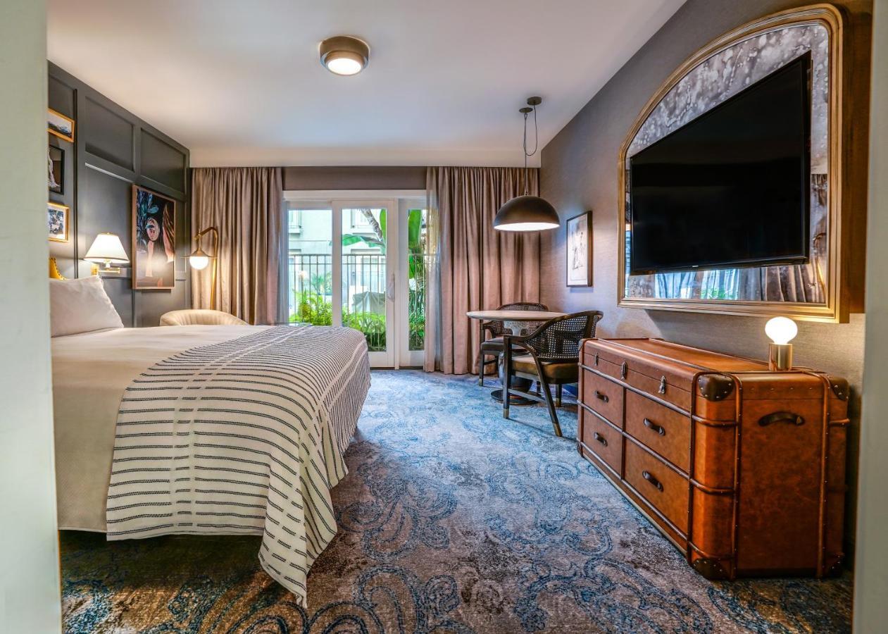 King Room Pool View