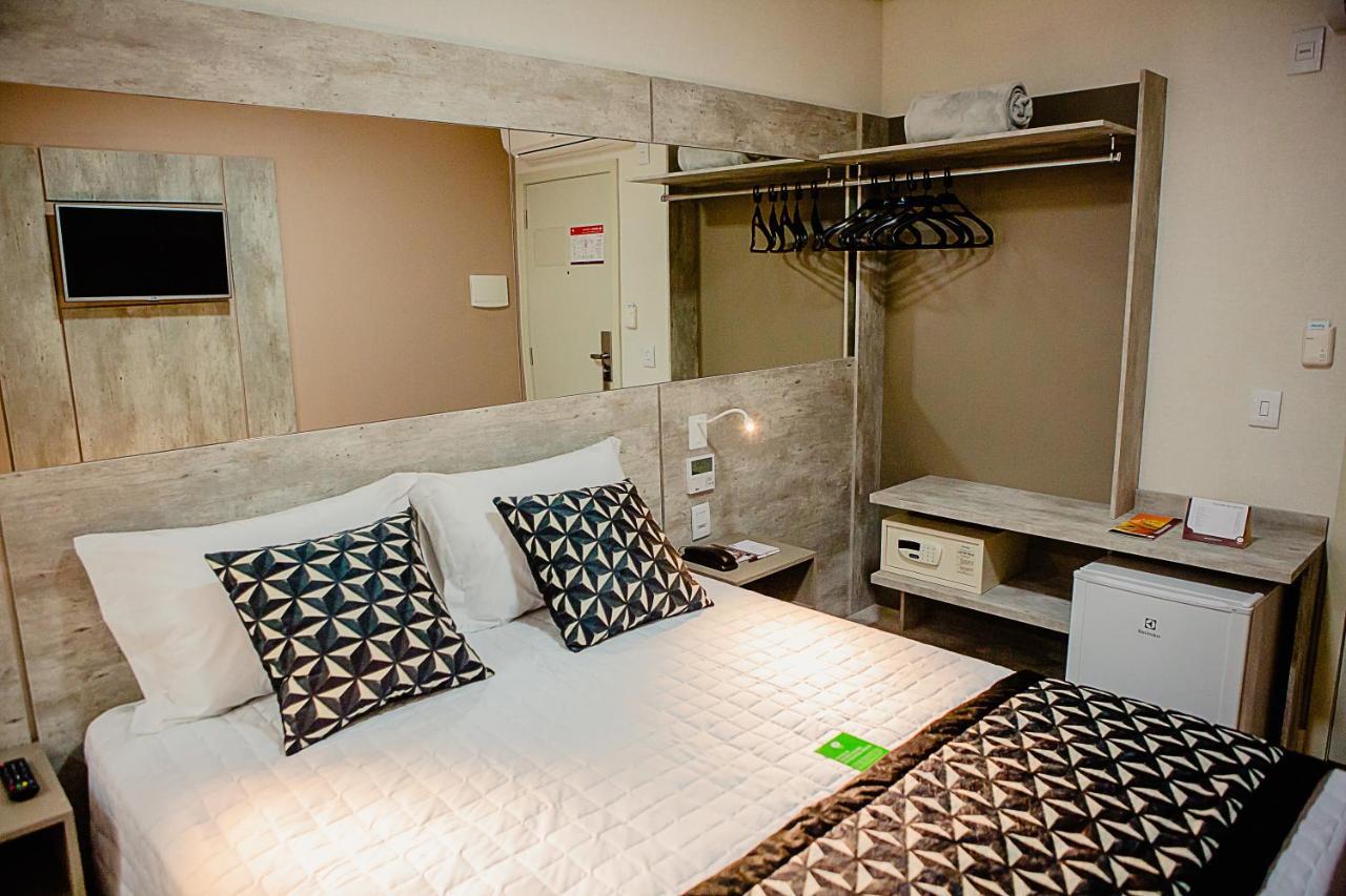 Quarto Luxo Cama Queen Size