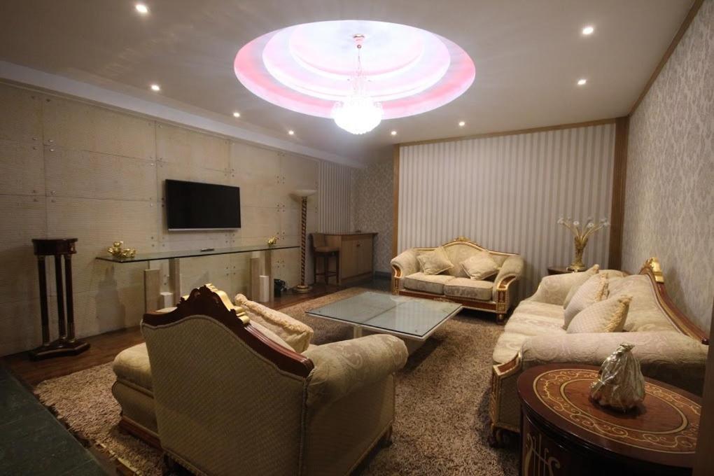Superior King Suite