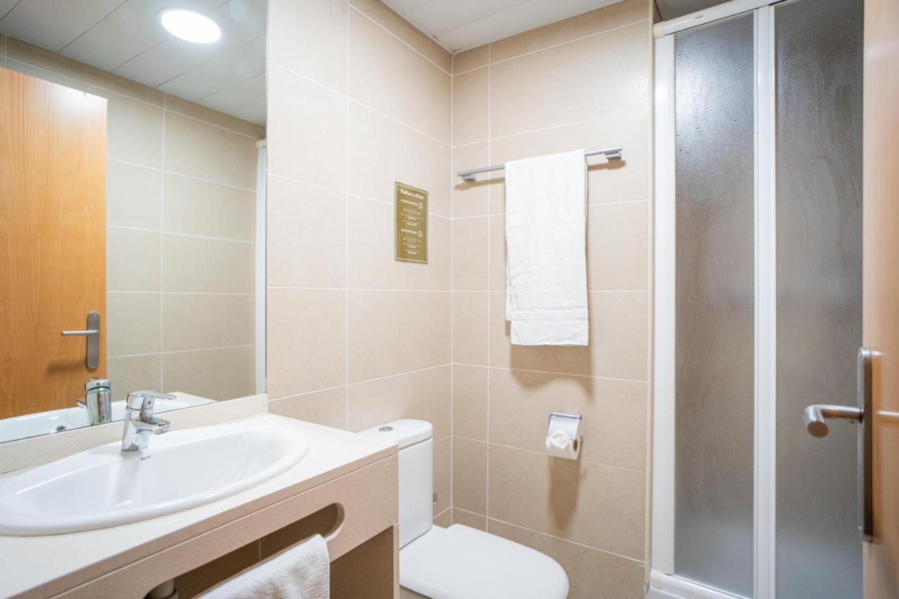 Single Room Private Bathroom