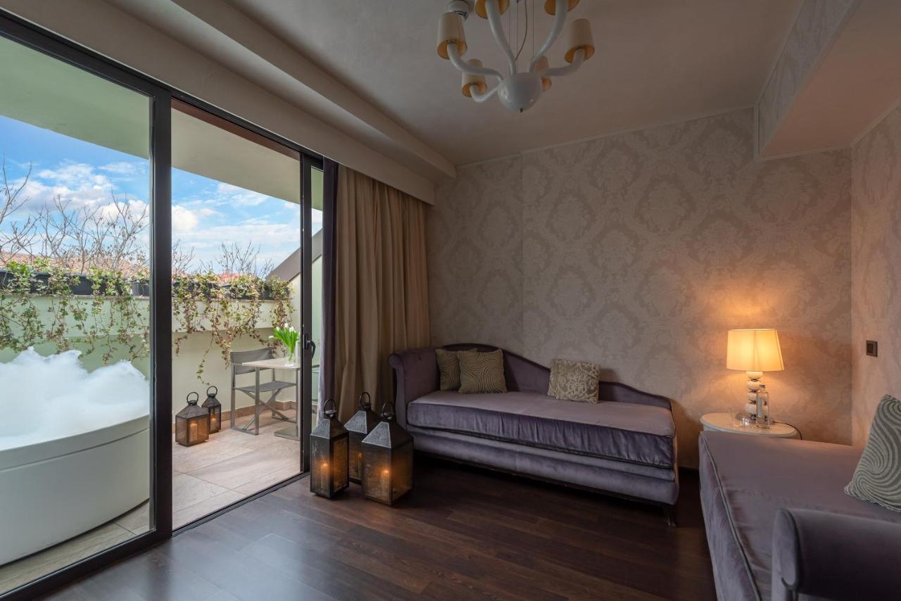 Terrace Suite with Jacuzzi,1088784088:JPEG