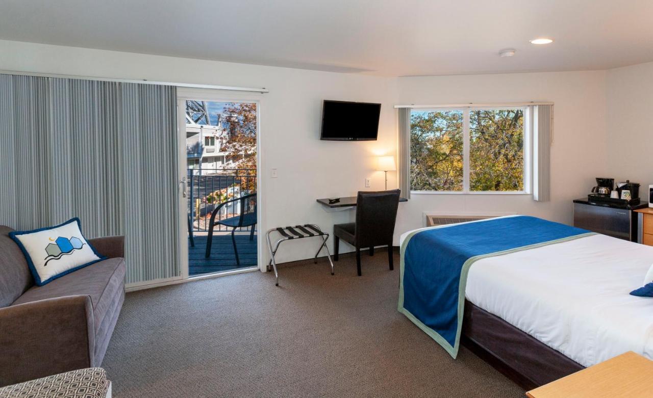 Queen Room with Balcony - No View