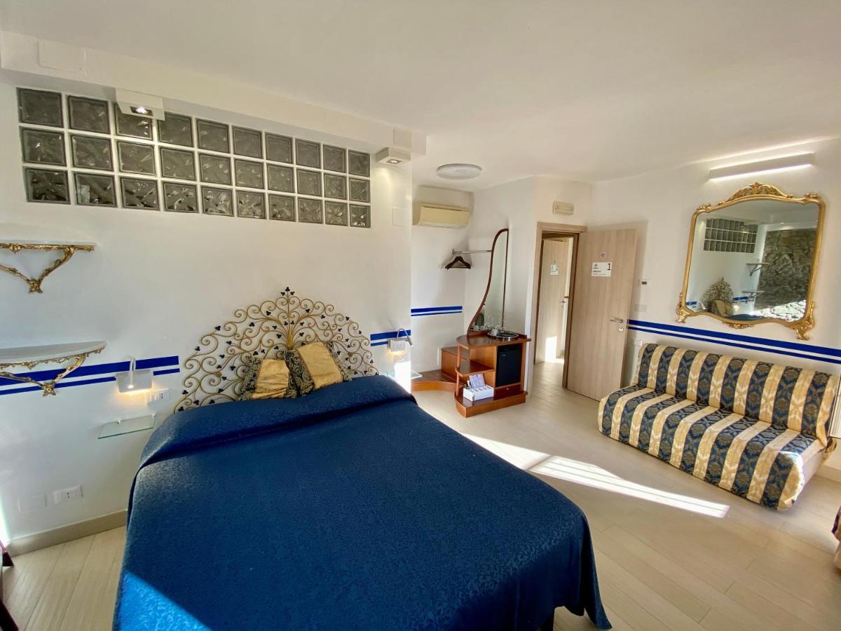 Quadruple Room Sea View