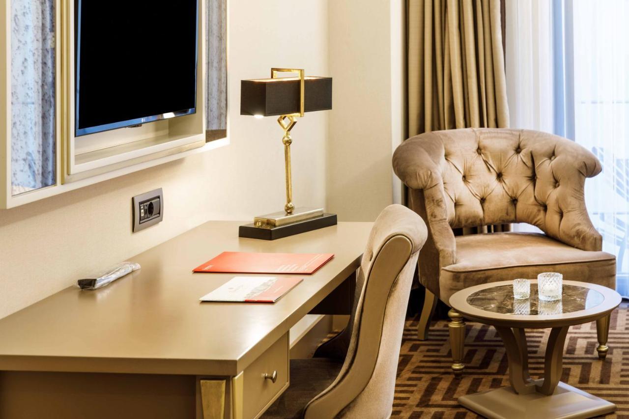 King Room, Partial Sea View