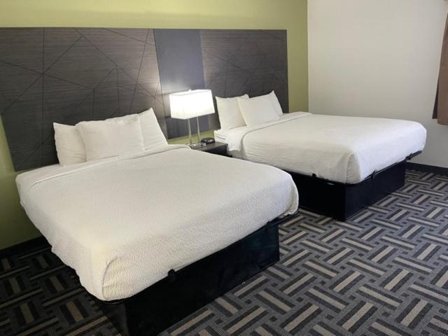 Queen Room Two Queen Beds Non-Smoking