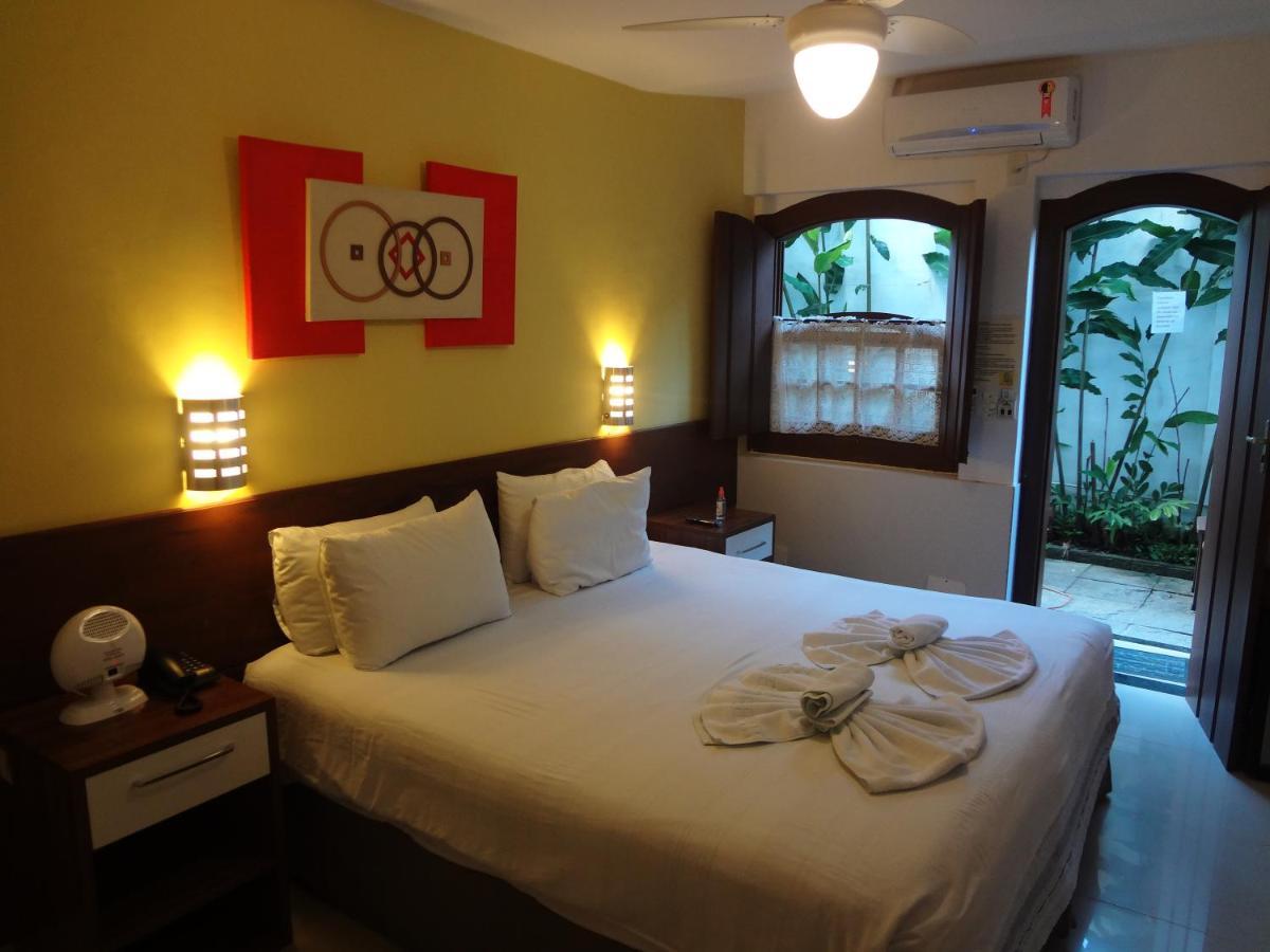 Quarto Grande com Cama de Casal ou 2 de Solteiro