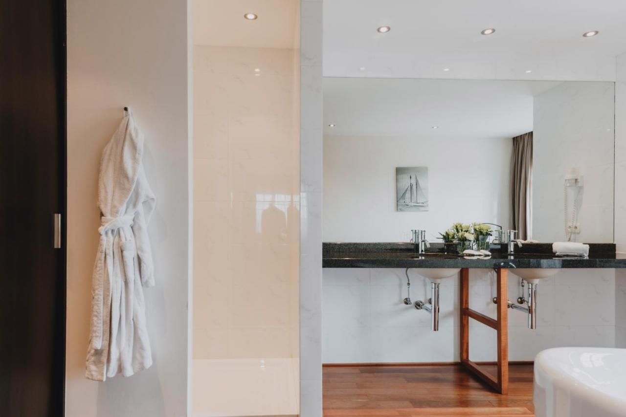Luxe Tower Suite