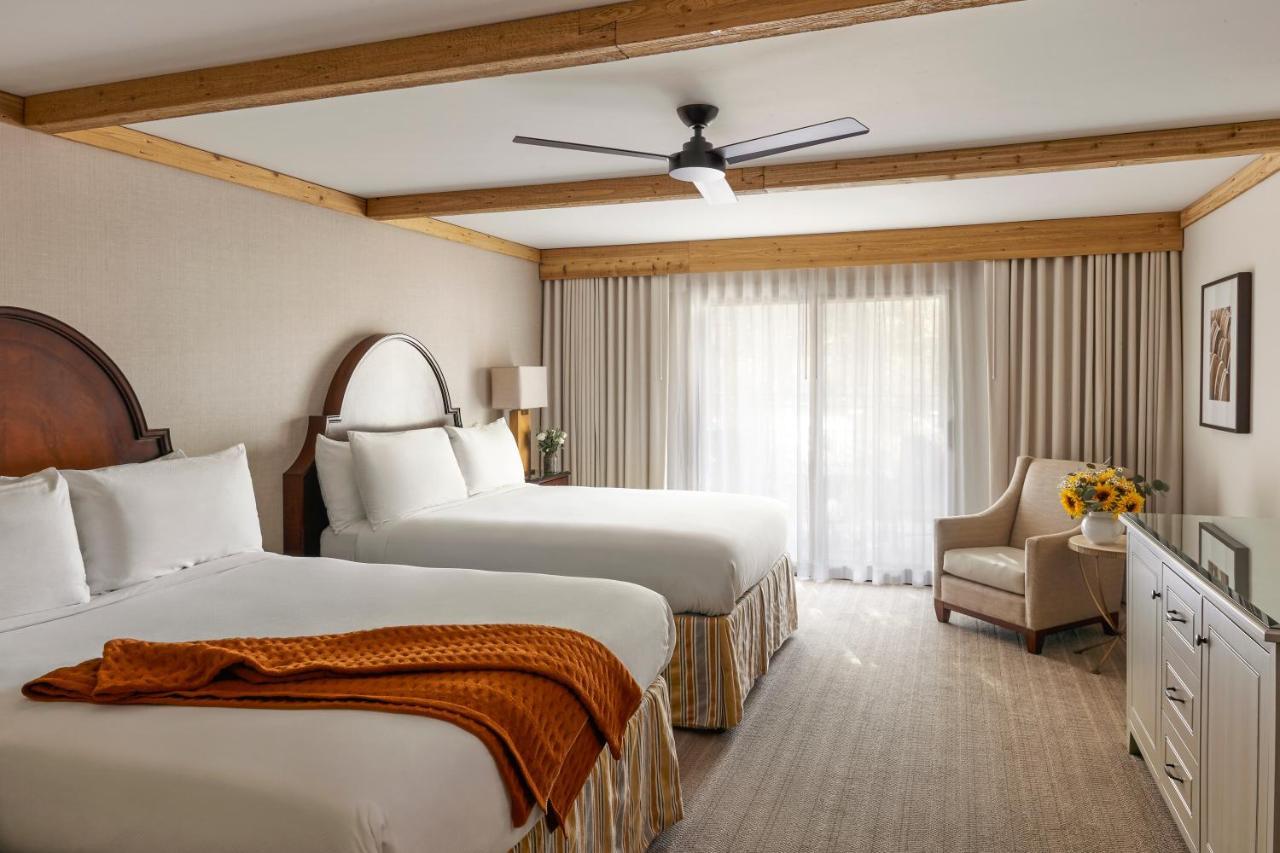 Queen Room Two Queen Beds Courtyard View