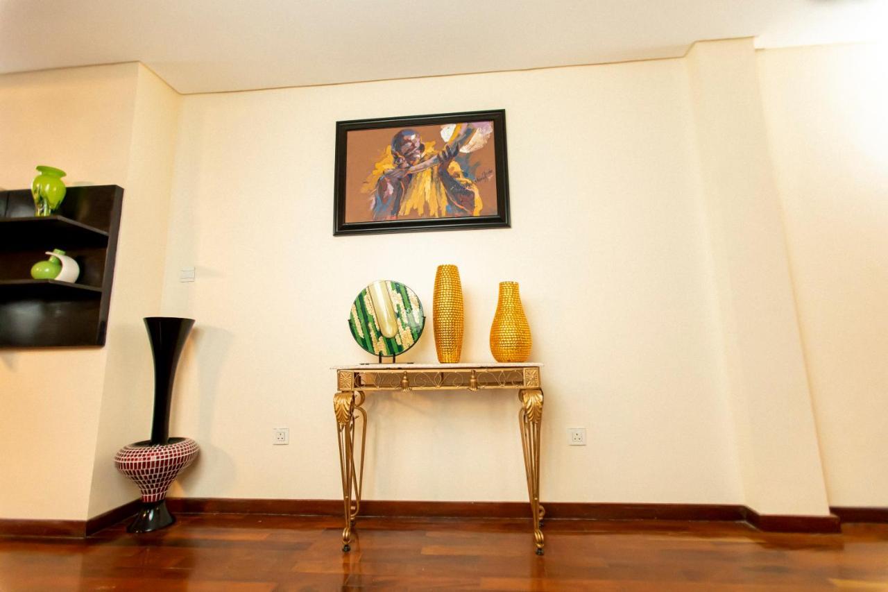 Two-Bedroom King Penthouse Apartment with Kitchen and Private Garden Balcony - Non-Smoking