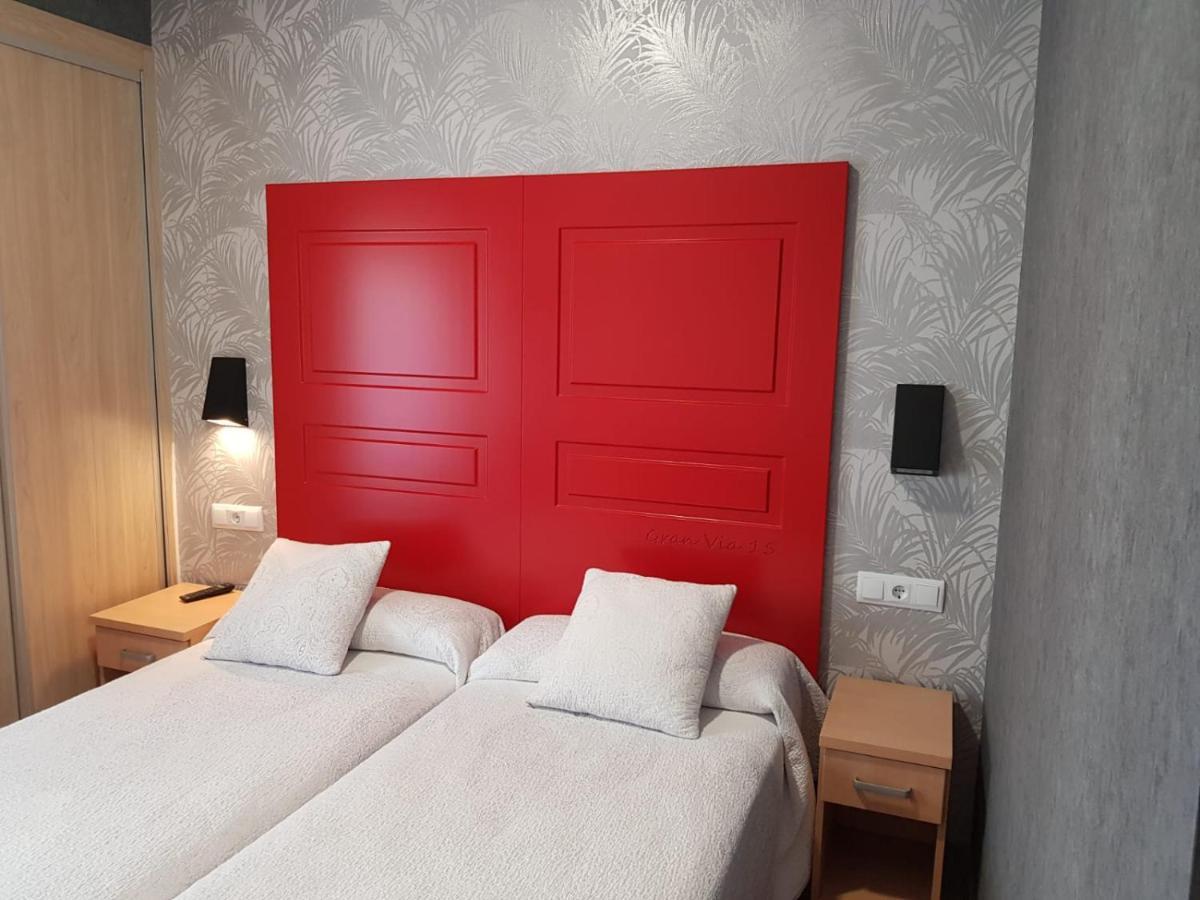 Twin Room Private Bathroom