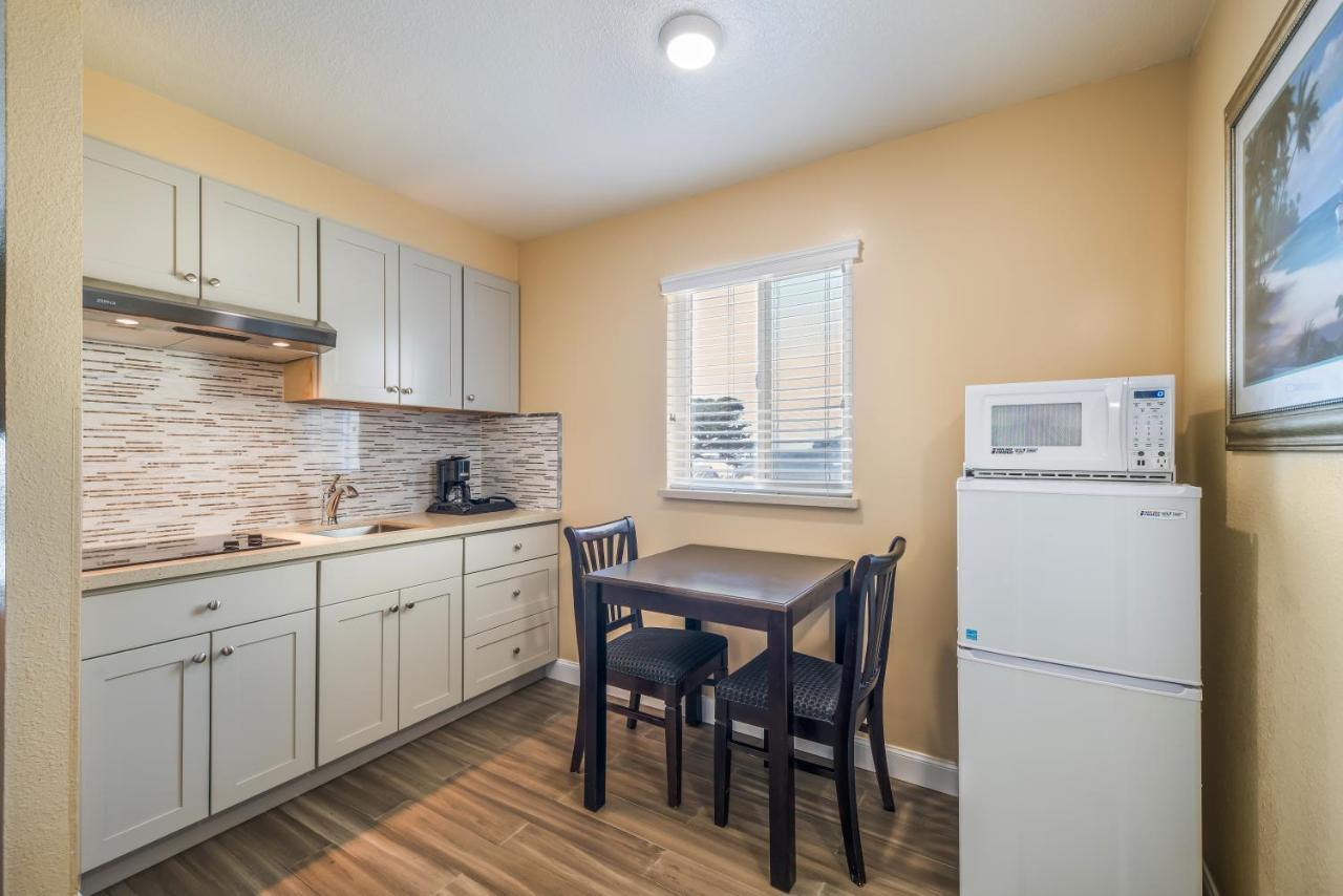 Two Queen Beds Kitchenette Room