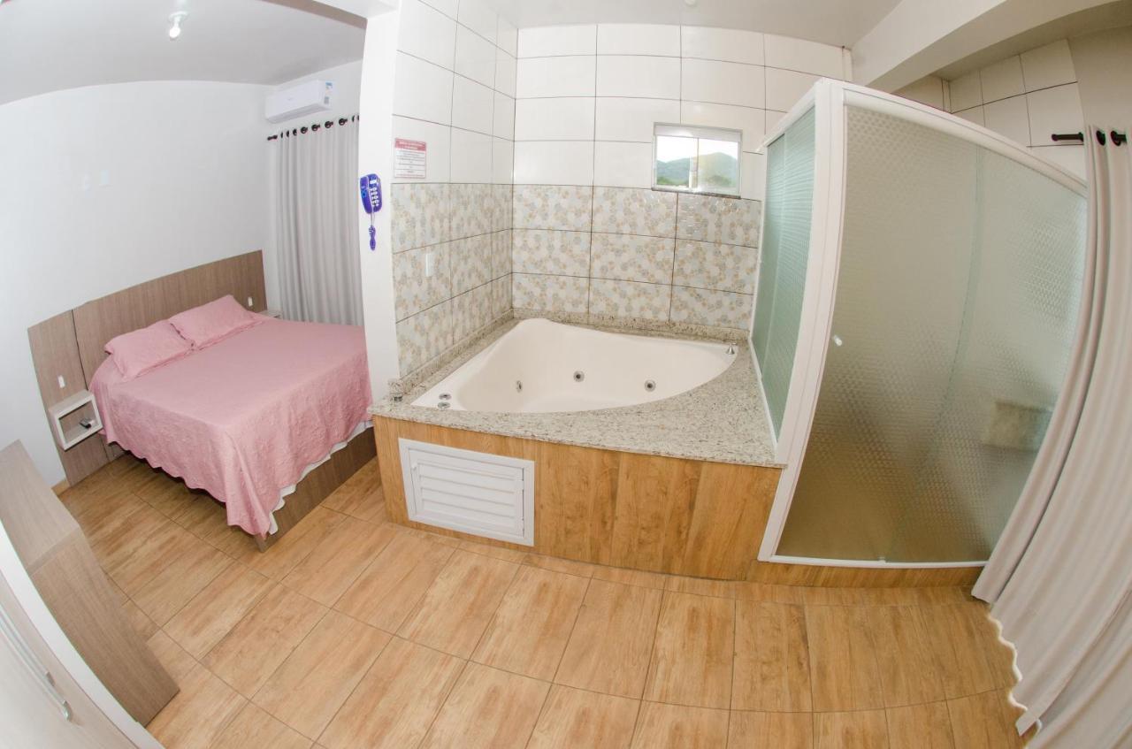 Deluxe Double Room Bath