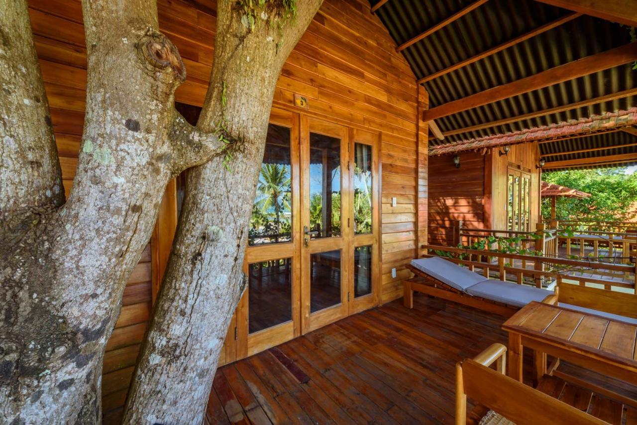 Beach Front Bungalow all Minibar