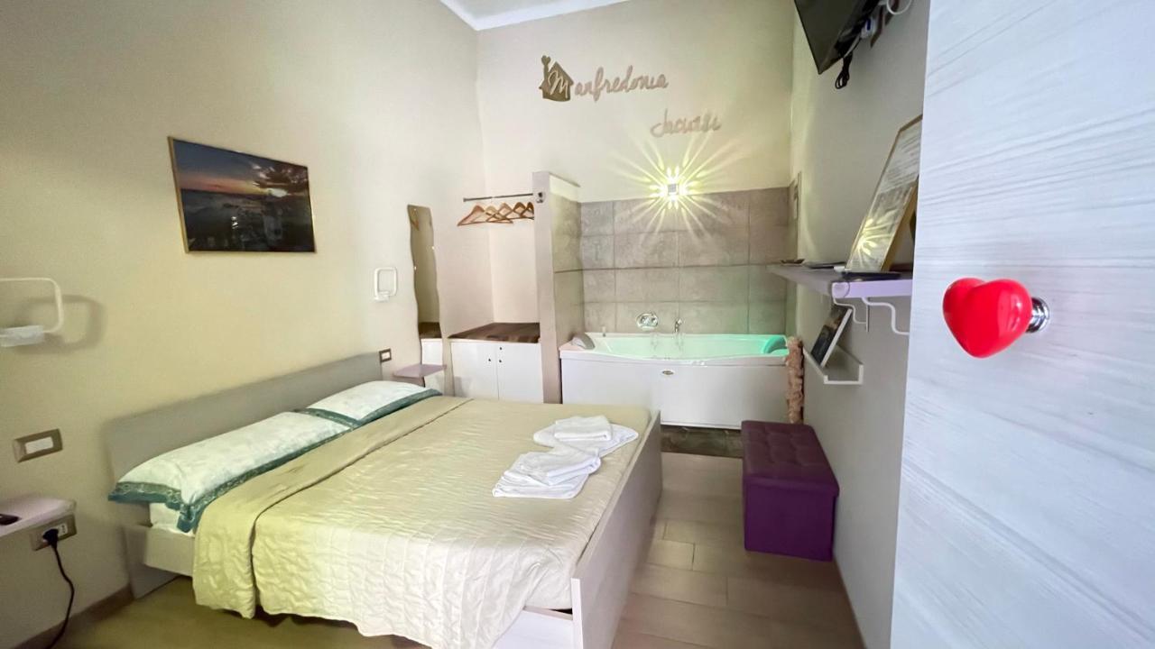 Deluxe Double Room Bath