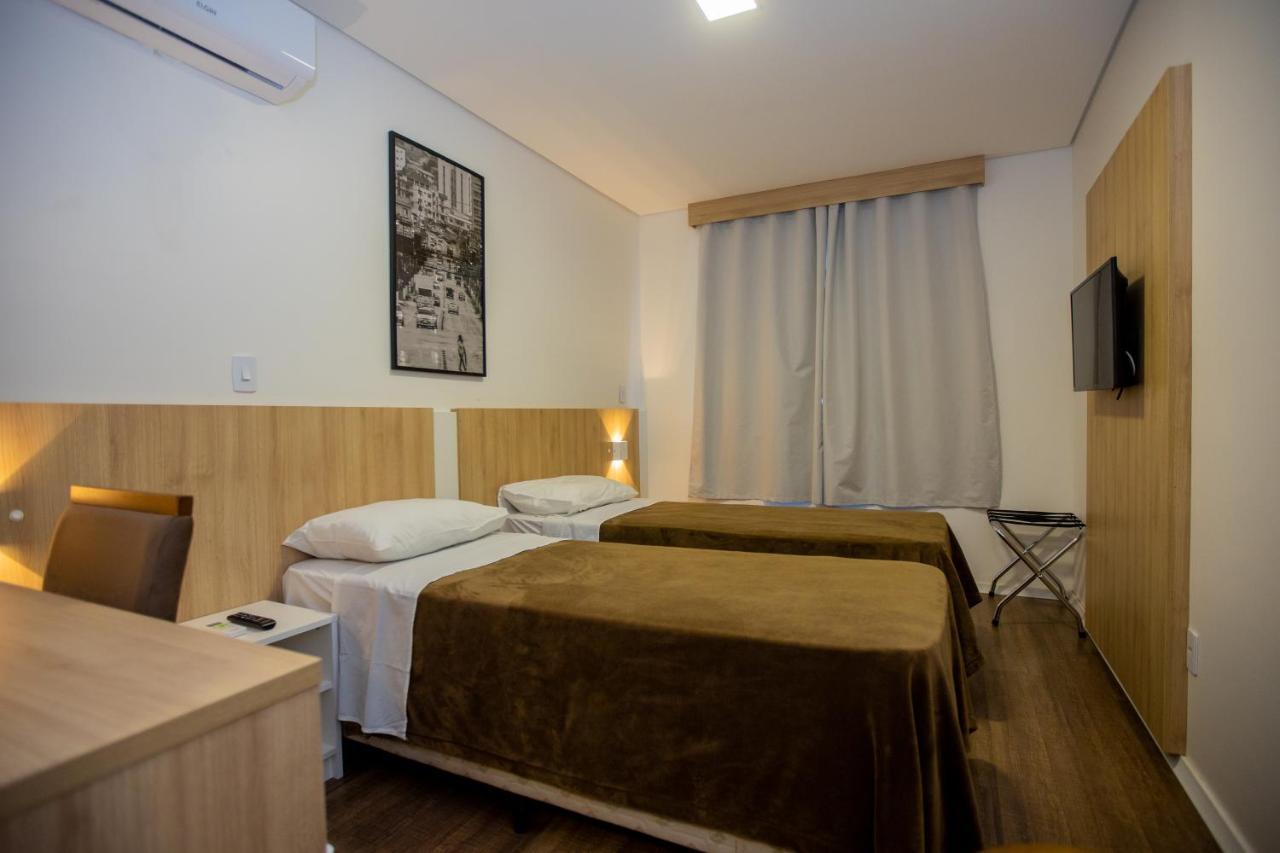 Quarto Deluxe com 2 Camas de Solteiro