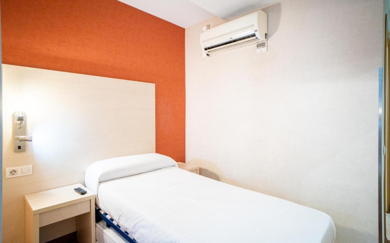 Single Room Private Bathroom