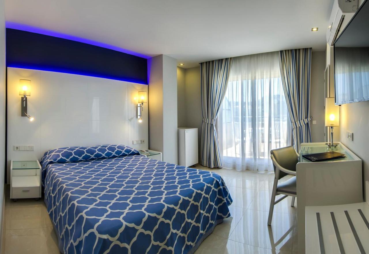 Twin Room Side Sea View