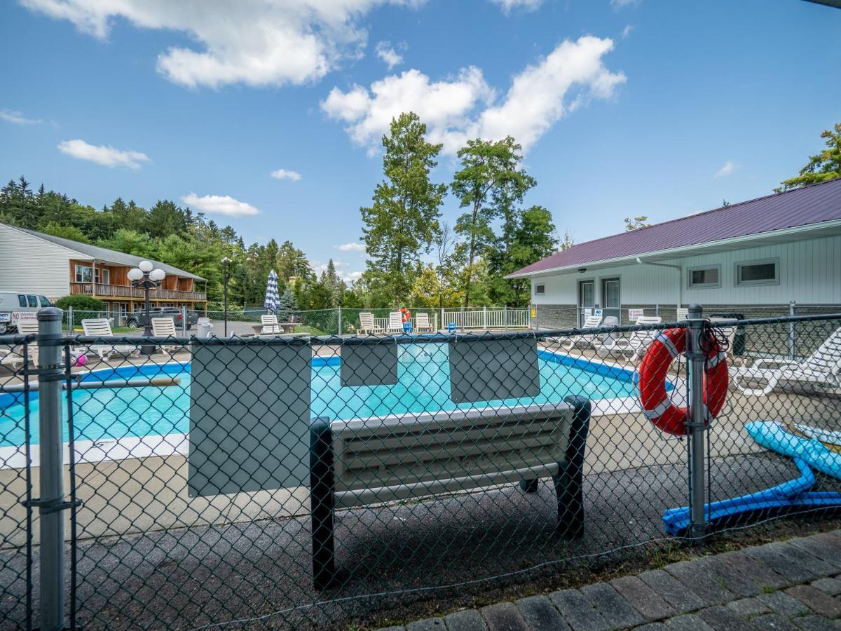 King Room Pool View