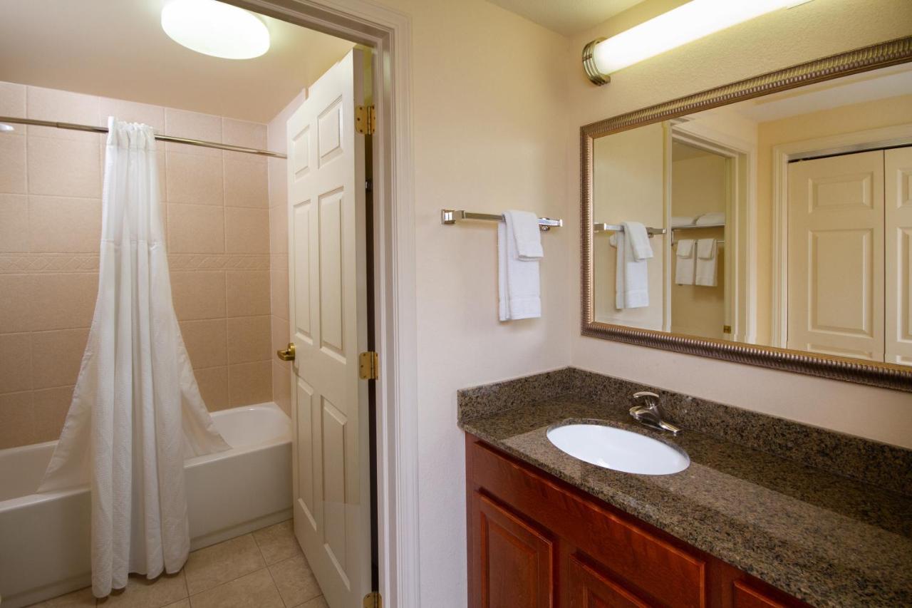 Studio Queen Suite