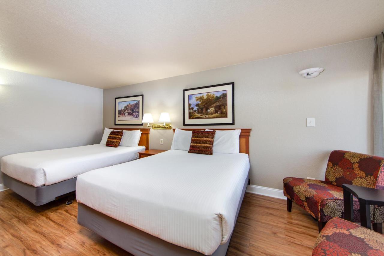 Queen Room Two Queen Beds