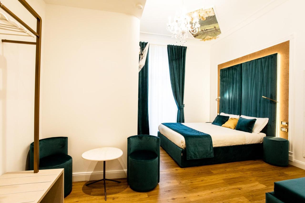 Deluxe Double Room Via di Monale 75