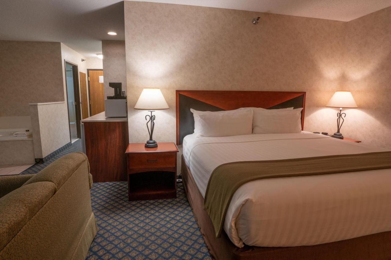 Deluxe King Suite