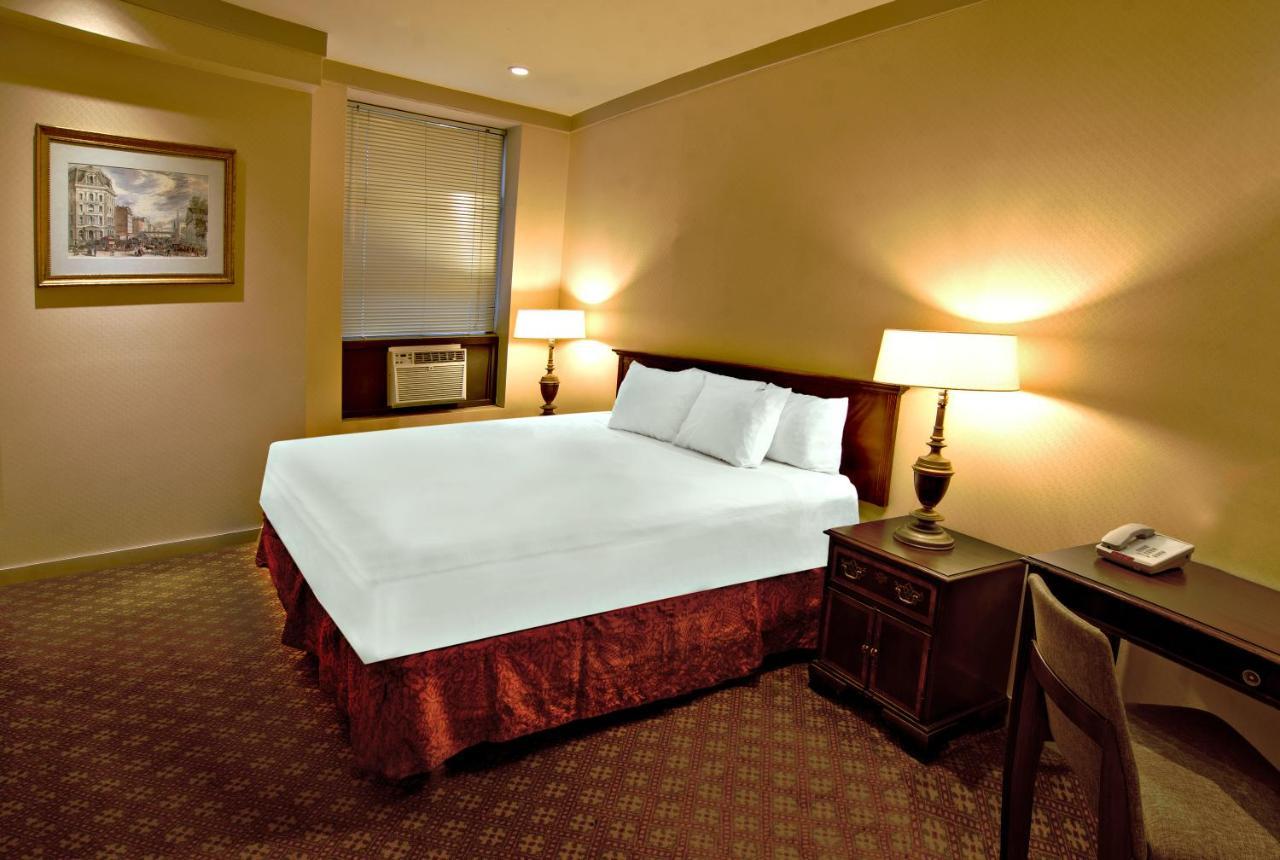 Bronze 1 Queen Bed    