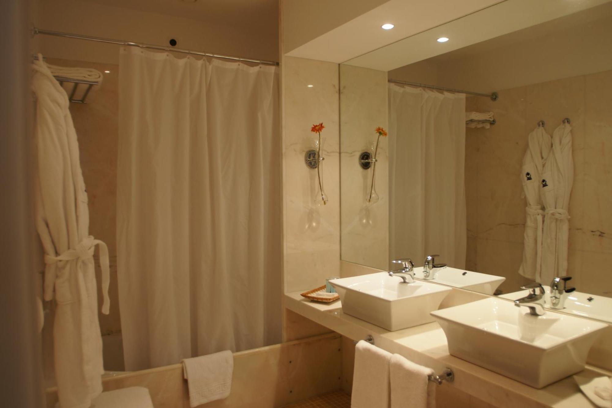 Superior Double or Twin Room,264923265:JPEG