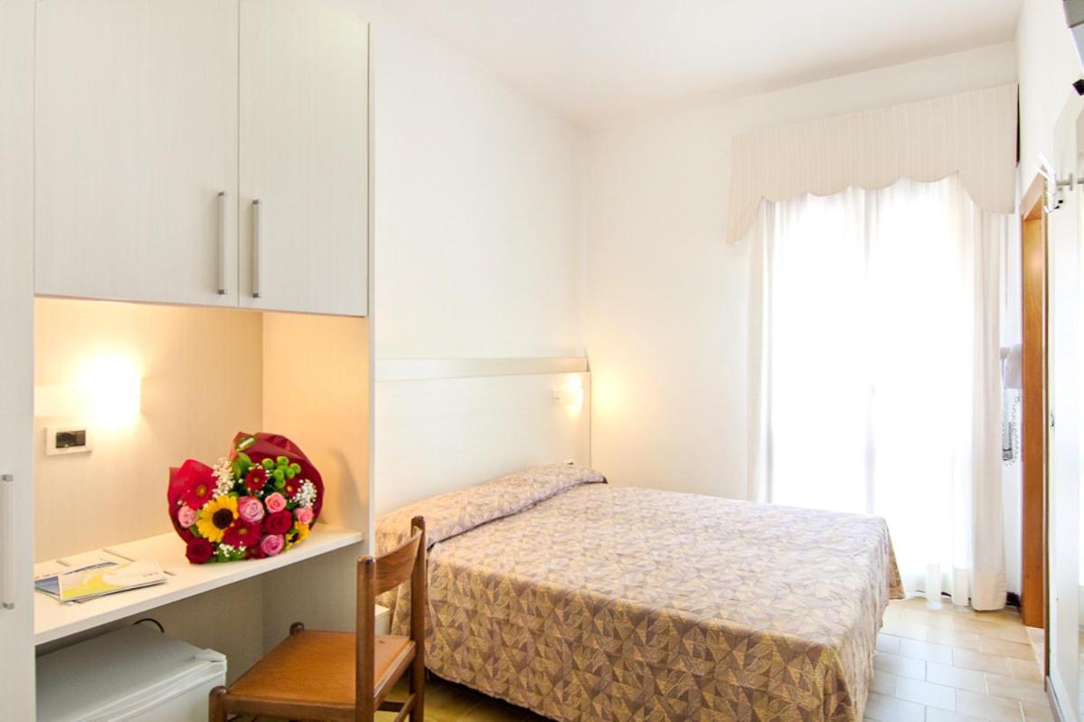 Double or Twin Room,203248147:JPEG